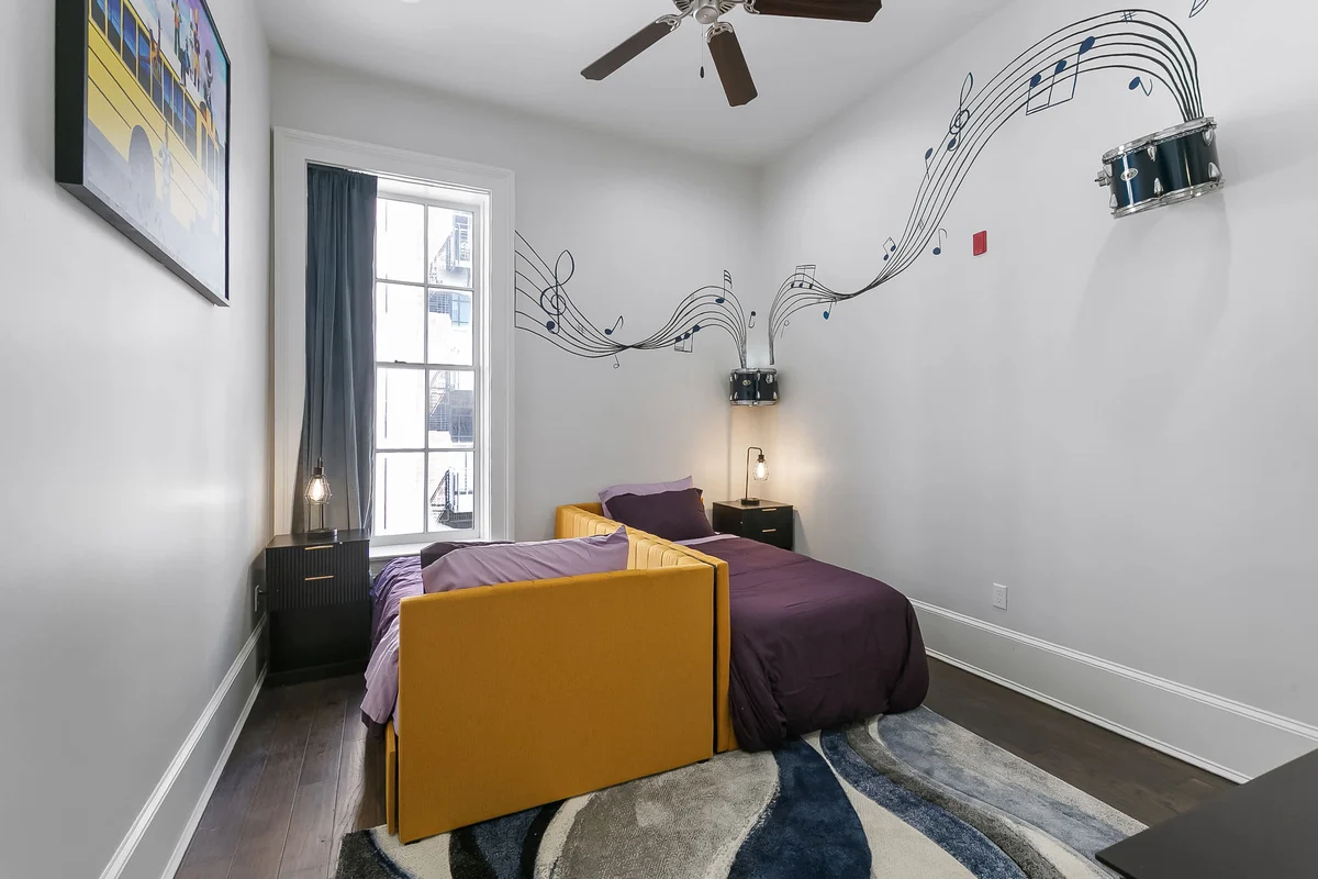 Bedroom 1 image 1