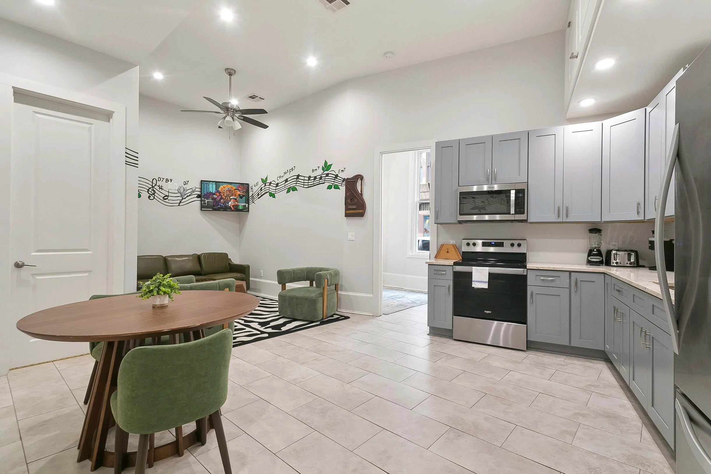 Luxury CBD Suite in Prime New Orleans Location #8
