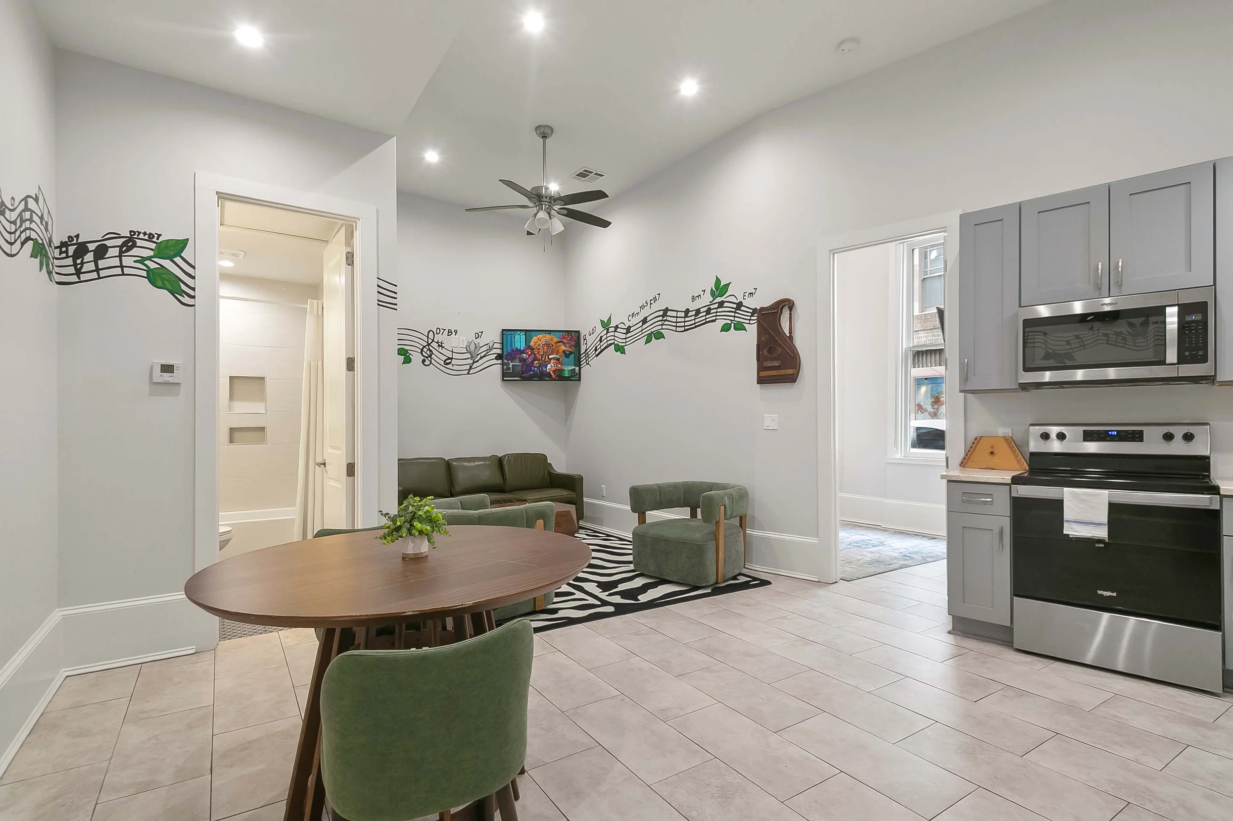Luxury CBD Suite in Prime New Orleans Location #9