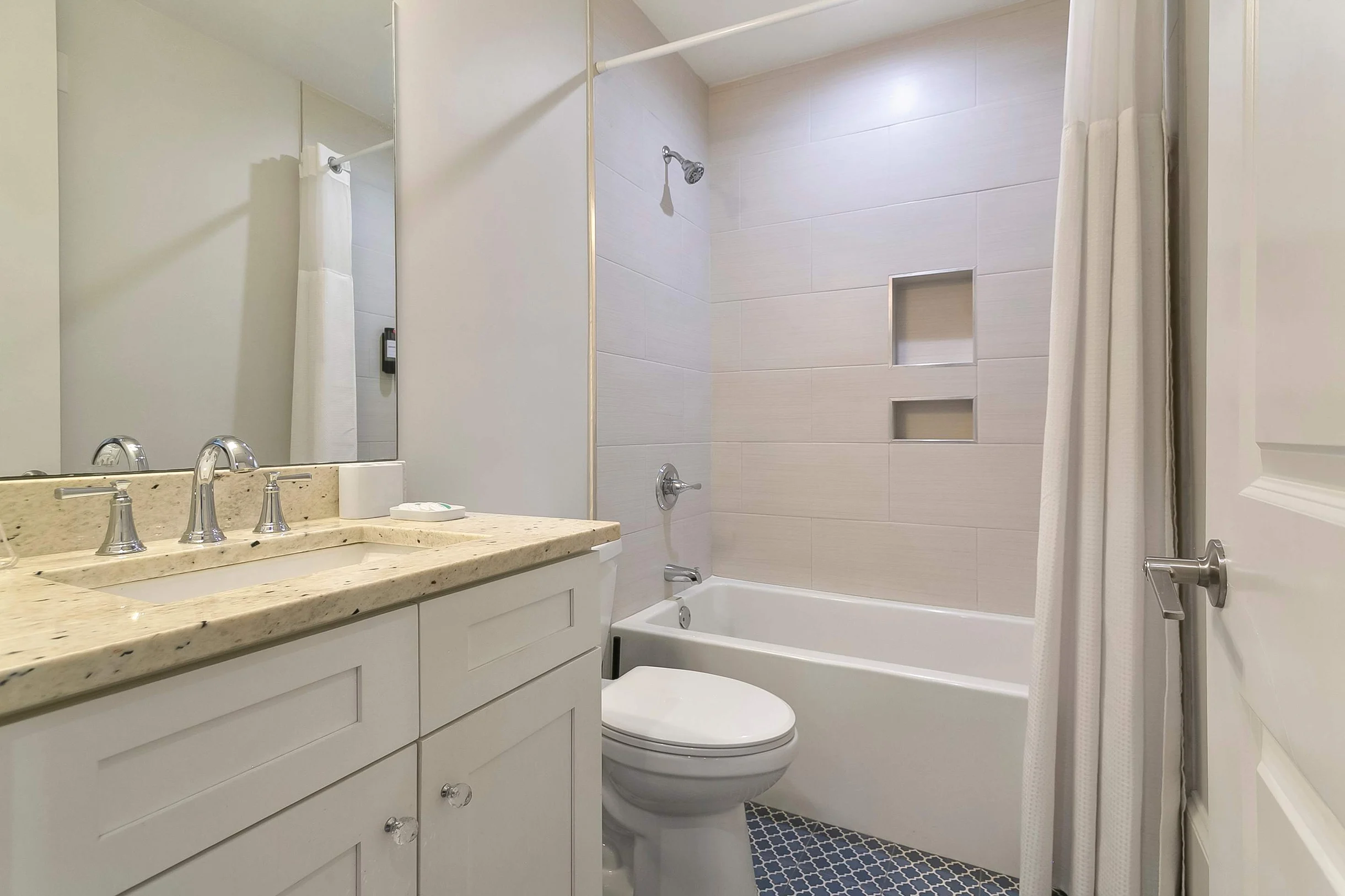Luxury CBD Suite in Prime New Orleans Location #12