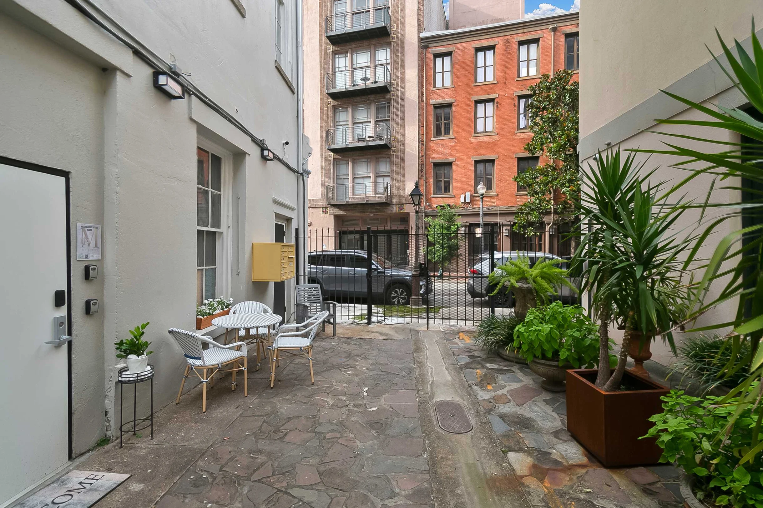 Luxury CBD Suite in Prime New Orleans Location #15