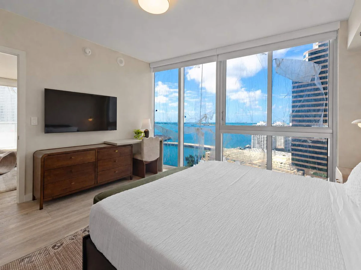 Condo in Miami property photo 2
