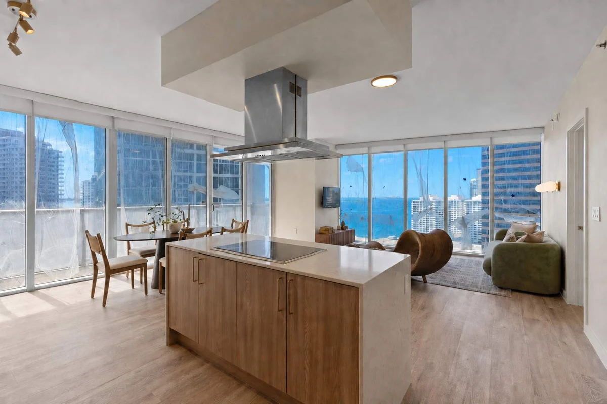 Condo in Miami property photo 3