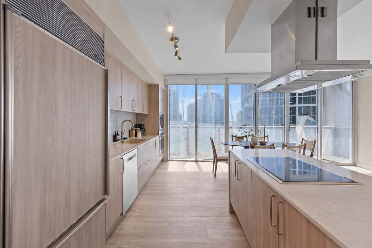 Condo in Miami property photo 4