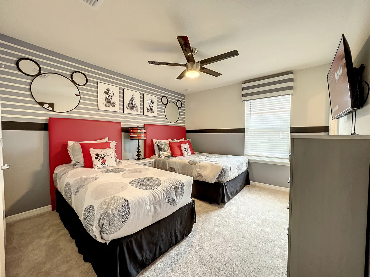 Bedroom 5 image 1