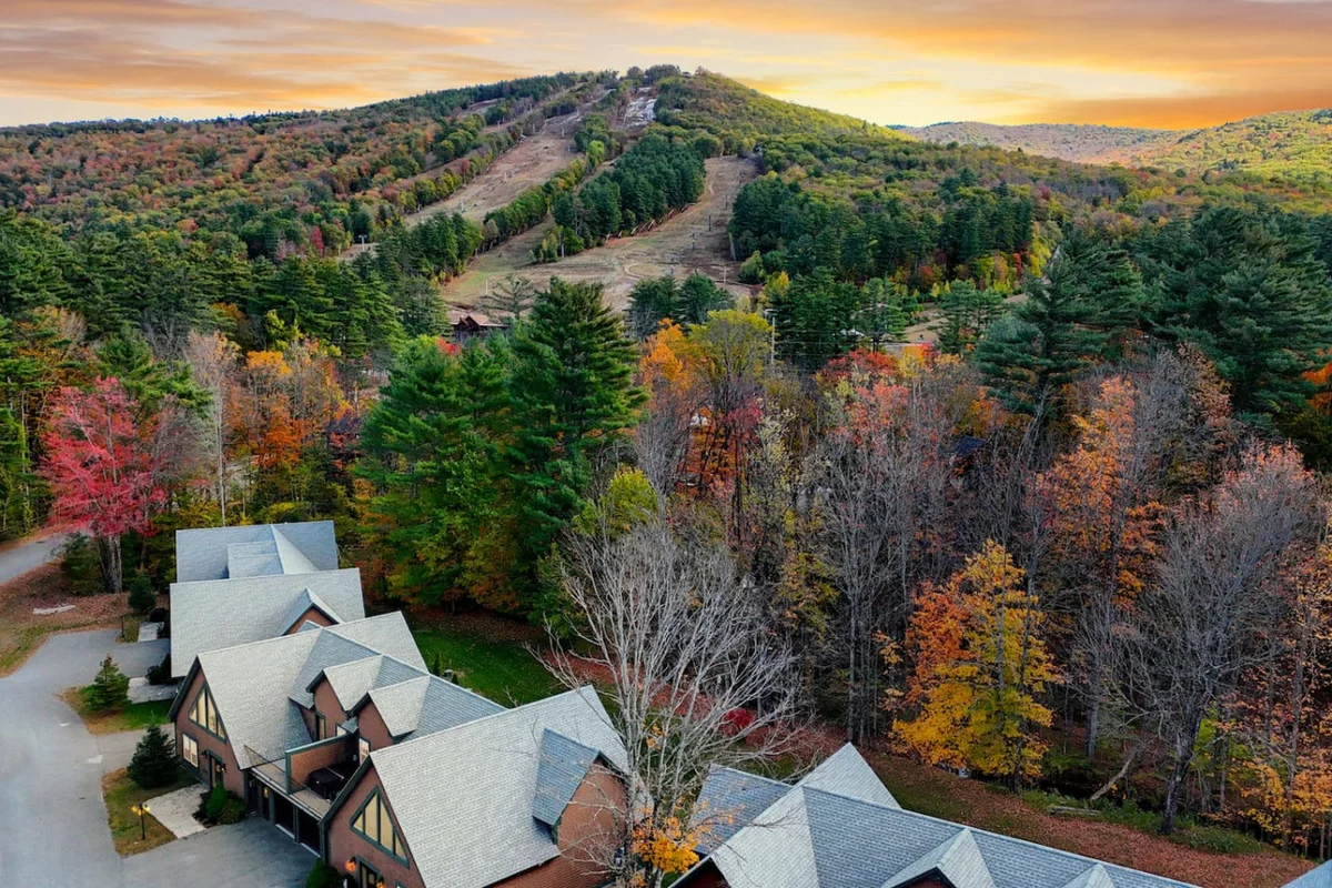 Alpine Sky | Walk to Cranmore & Downtown, Hot Tub #43
