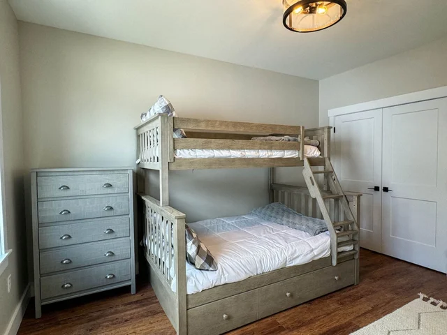 Bedroom 1 image 1