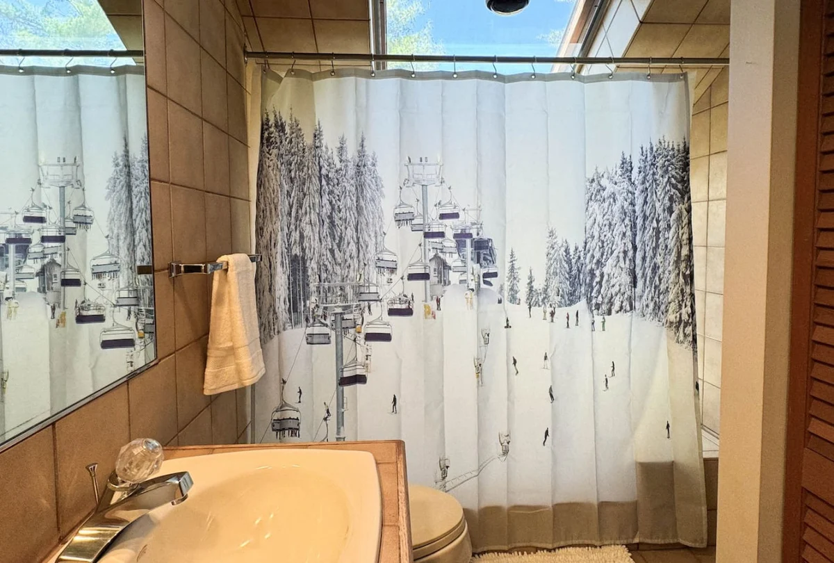 Attitash Heights | Ski in/out Getaway with Pool #55