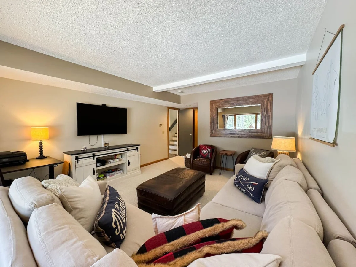 Attitash Heights | Ski in/out Getaway with Pool #32