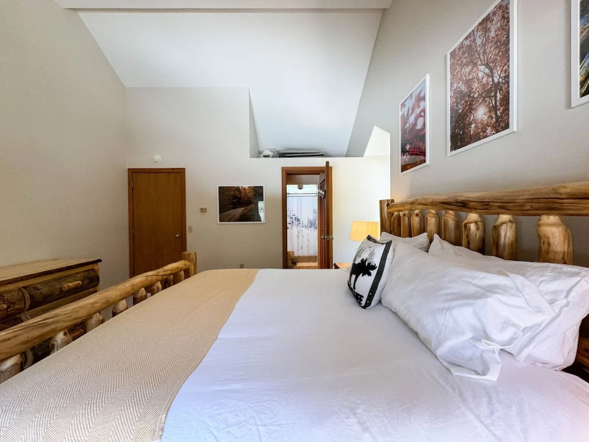 Attitash Heights | Ski in/out Getaway with Pool #36