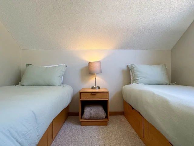 Bedroom 2 image 1