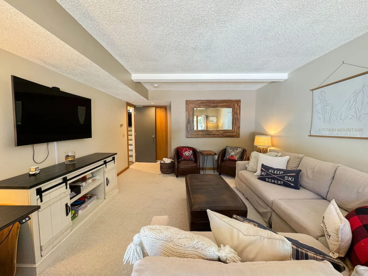 Attitash Heights | Ski in/out Getaway with Pool #45