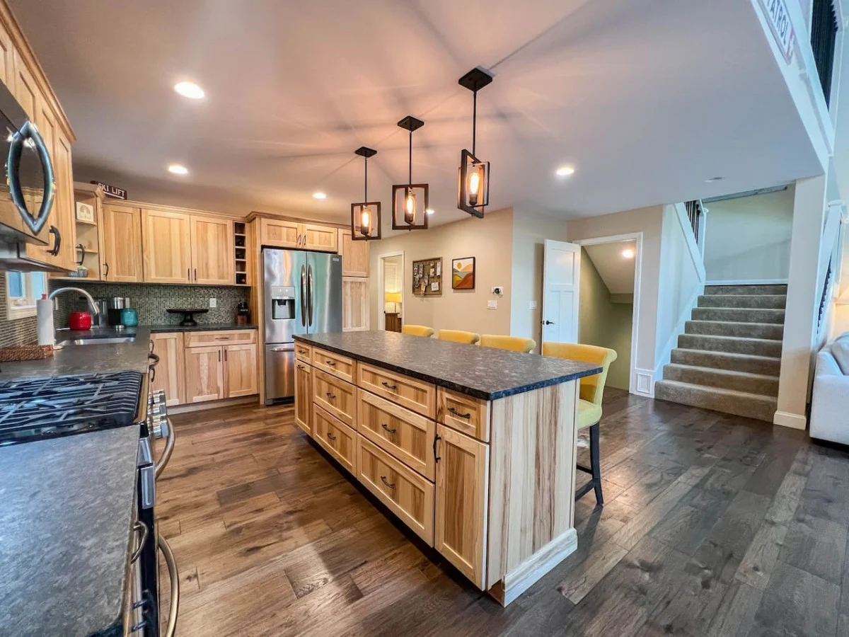 Bear Mountain House | Luxury, Hot Tub, Fireplace #8