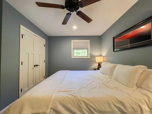 Bedroom 3 image 1