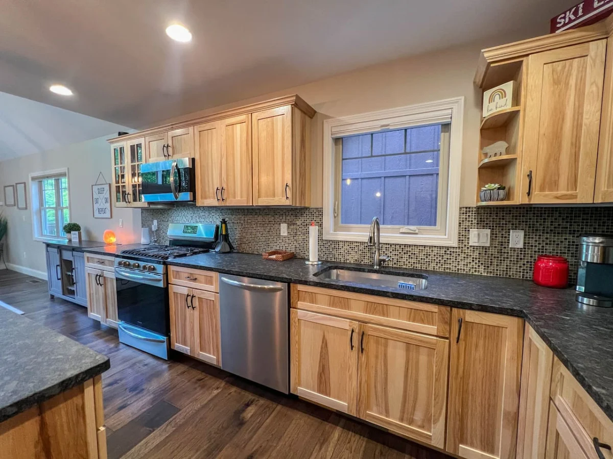Bear Mountain House | Luxury, Hot Tub, Fireplace #22