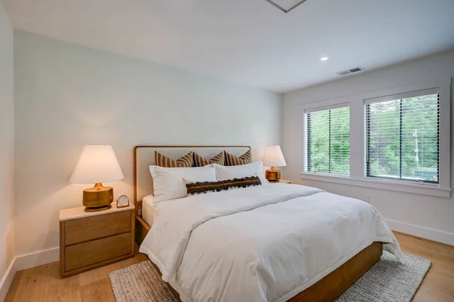 Bedroom 1 image 1