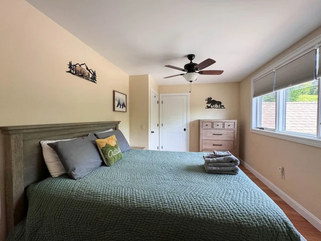 Bedroom 3 image 1