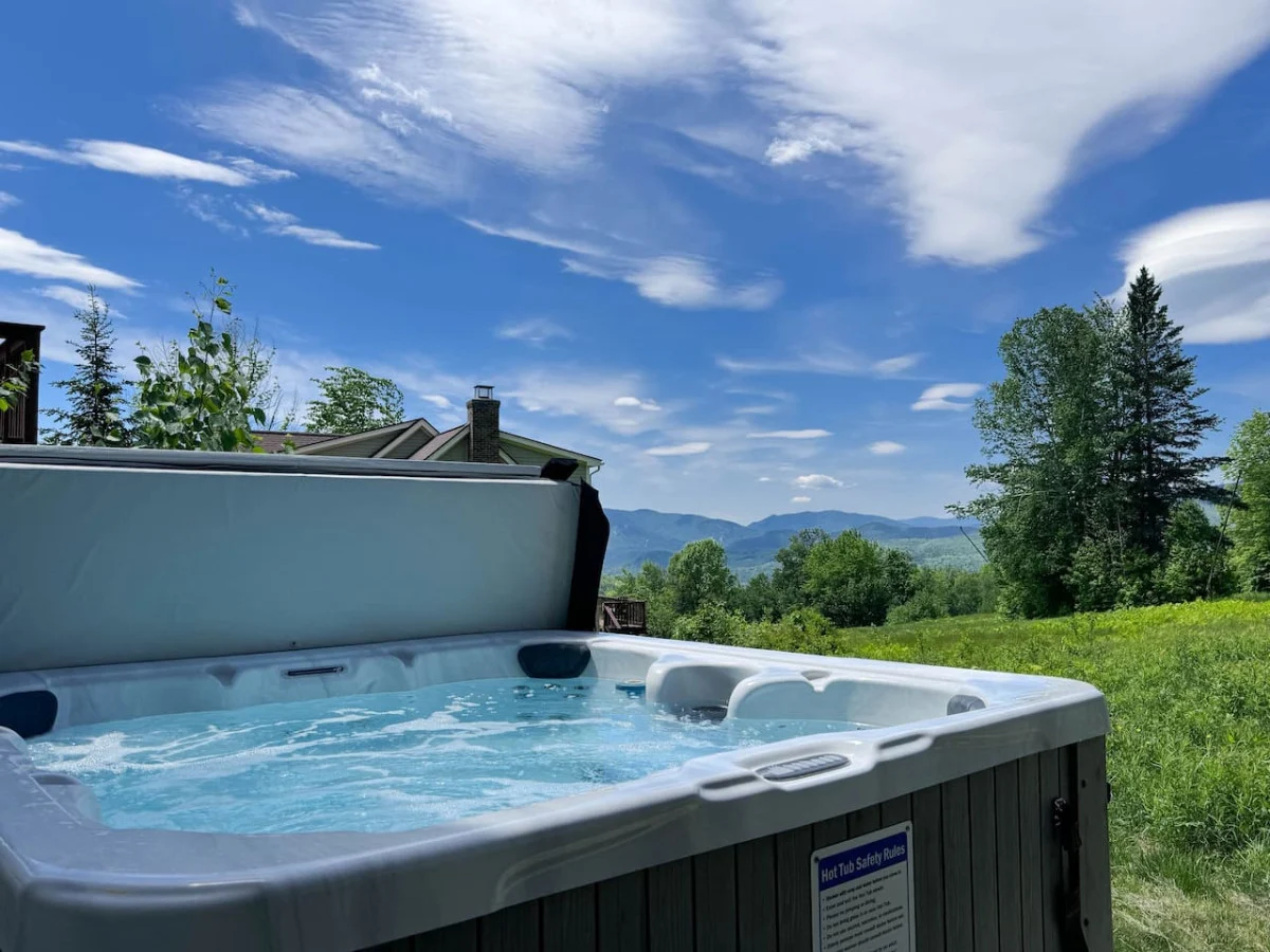 Black Mountain Ski in/out Home | Views + Hot tub! #15