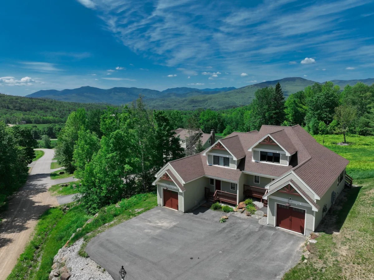 Black Mountain Ski in/out Home | Views + Hot tub! #75
