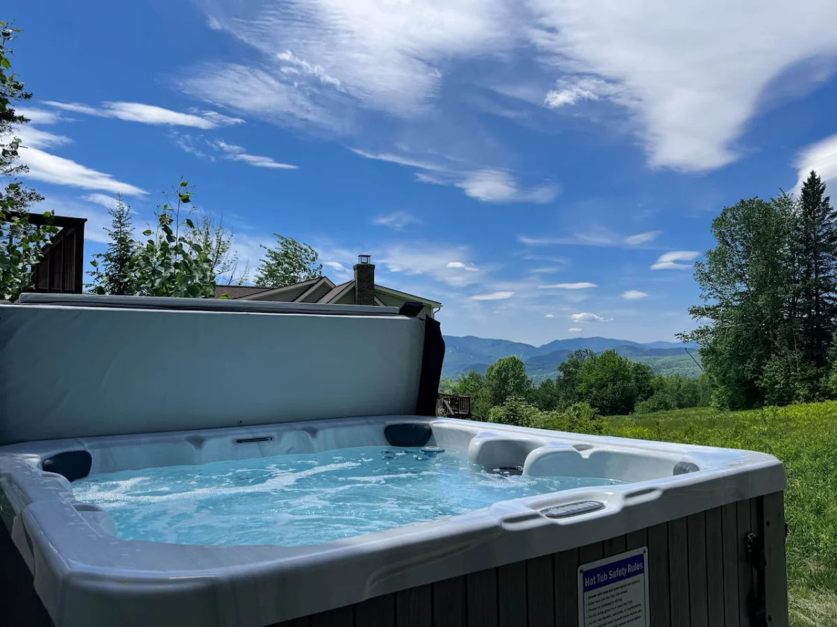 Black Mountain Ski in/out Home | Views + Hot tub! #59