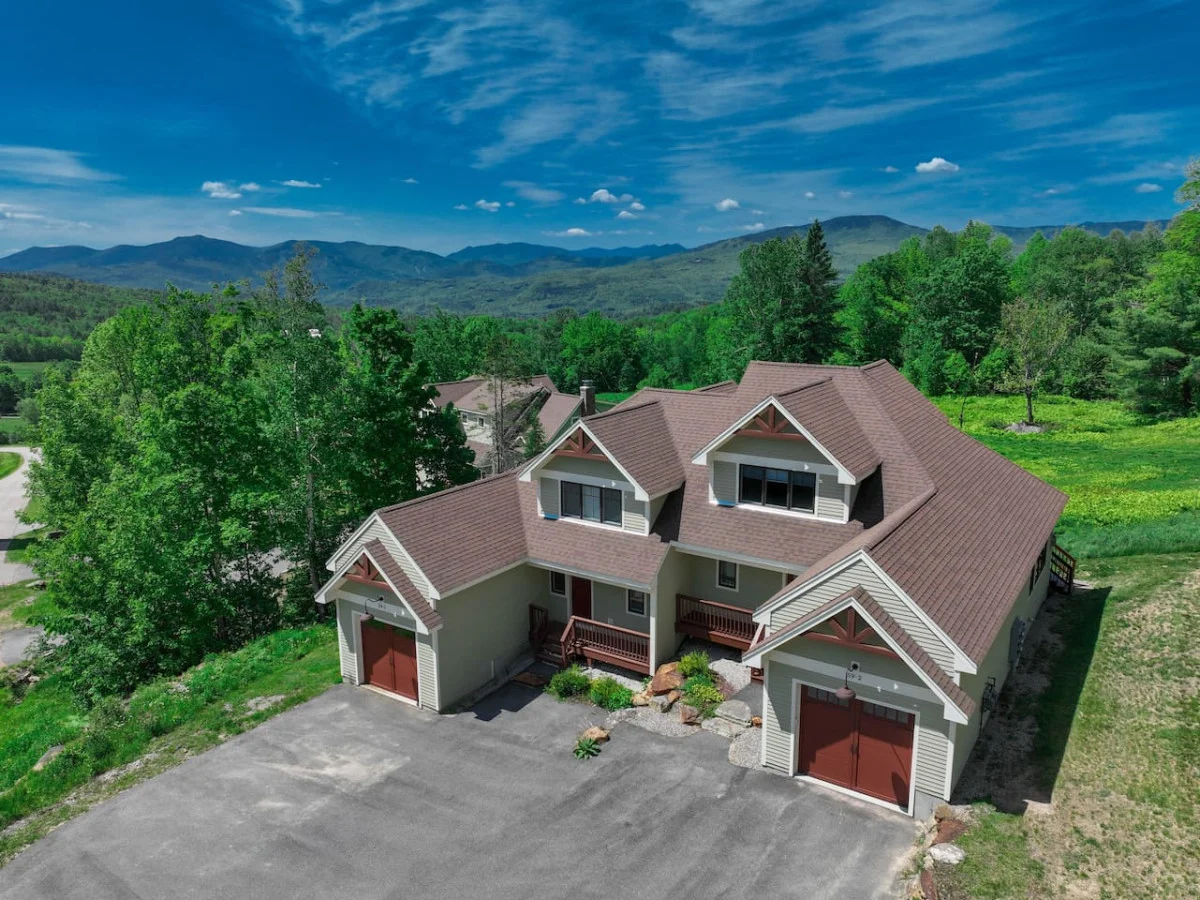 Black Mountain Ski in/out Home | Views + Hot tub! #79