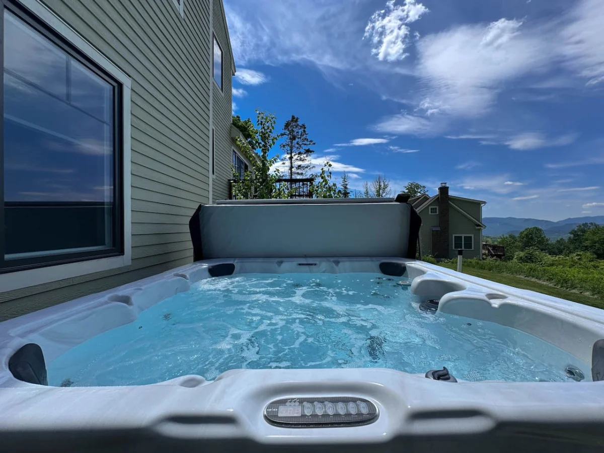 Black Mountain Ski in/out Home | Views + Hot tub! #63