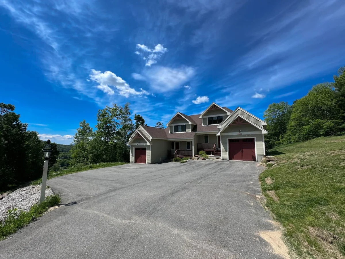 Black Mountain Ski in/out Home | Views + Hot tub! #80