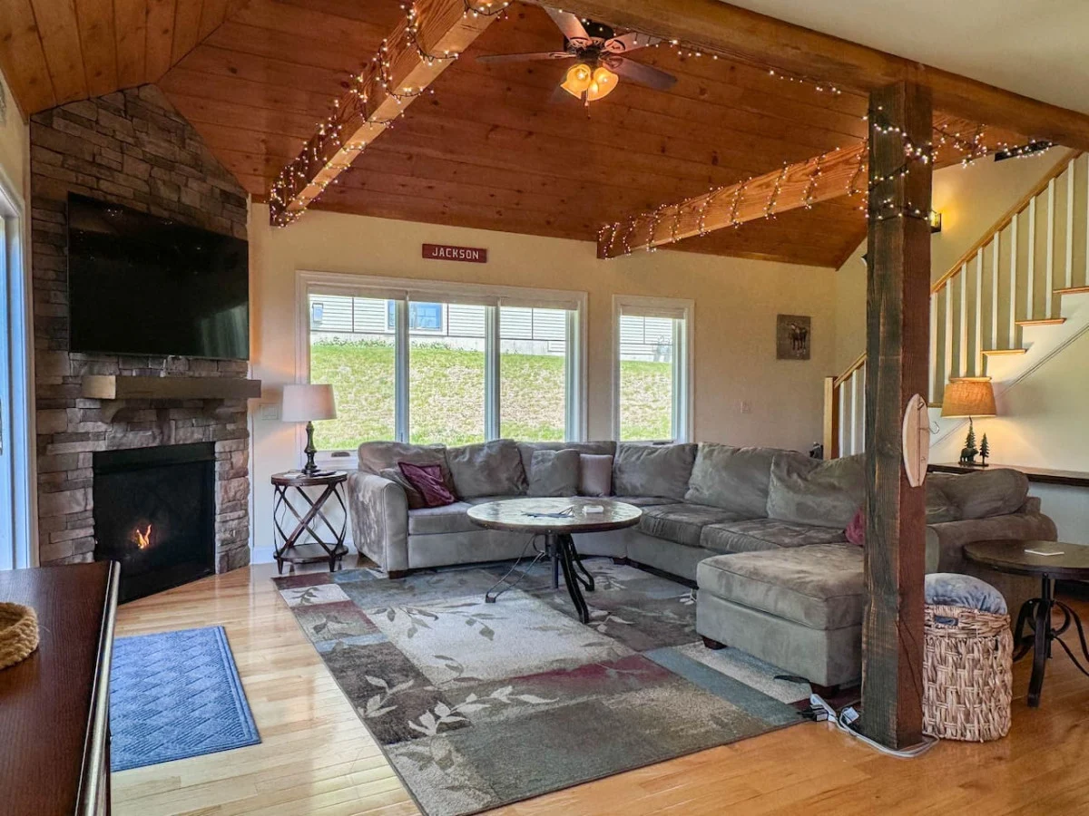 Black Mountain Ski in/out Home | Views + Hot tub! #61