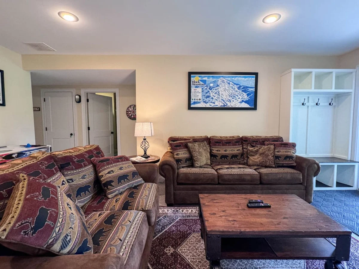 Black Mountain Ski in/out Home | Views + Hot tub! #58