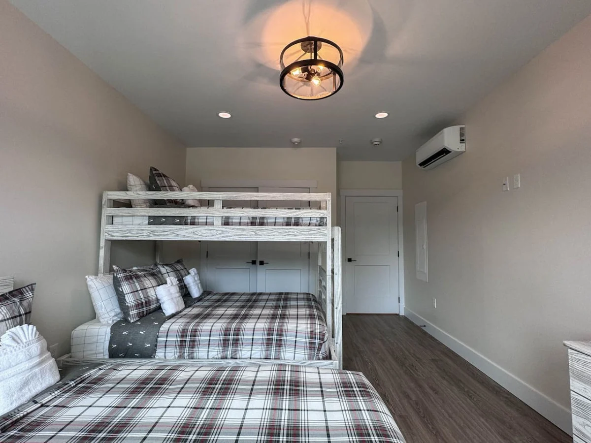 Cranmore Escape | Modern, Walk to Town, Pool! #47