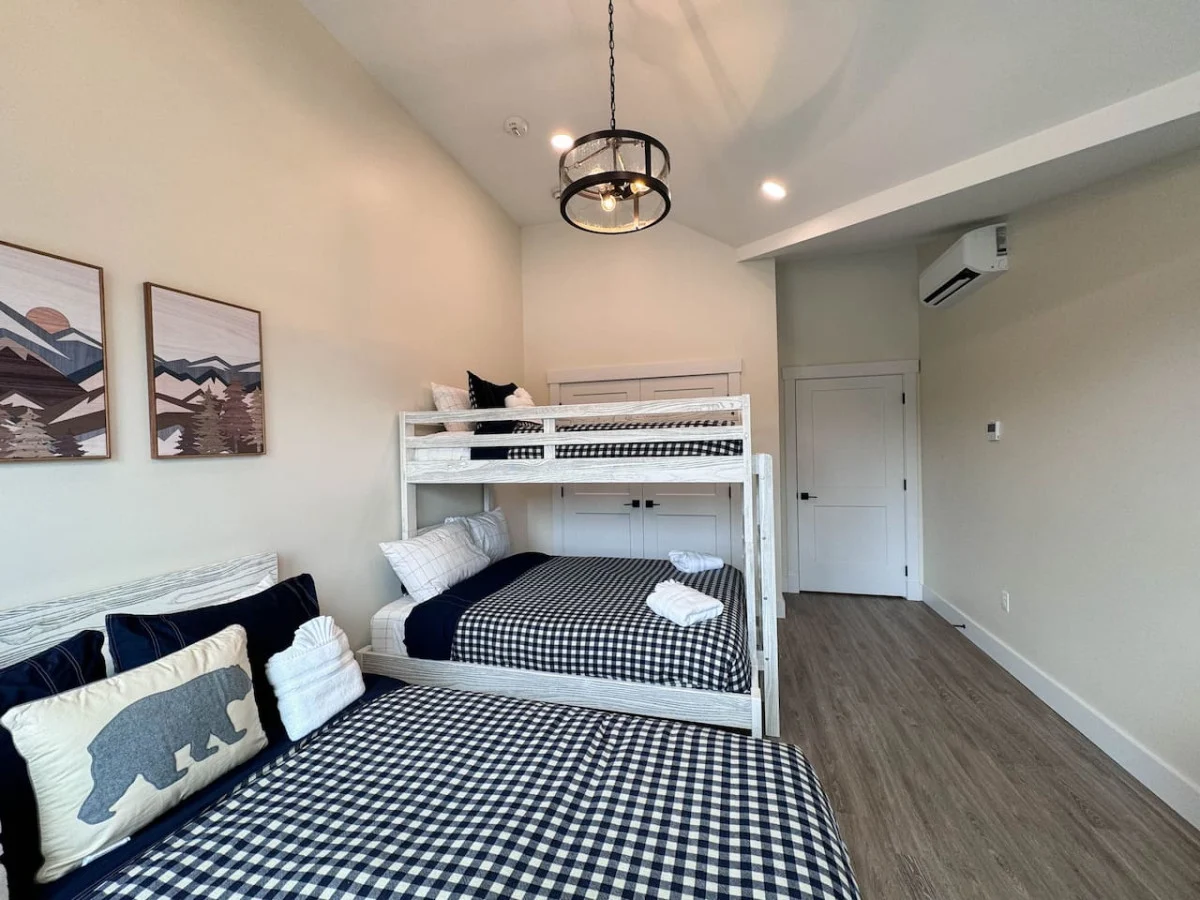 Cranmore Escape | Modern, Walk to Town, Pool! #45