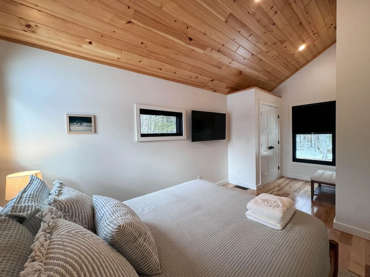 Dreamland | Luxe Waterfront Villa, Hot tub + Sauna #39