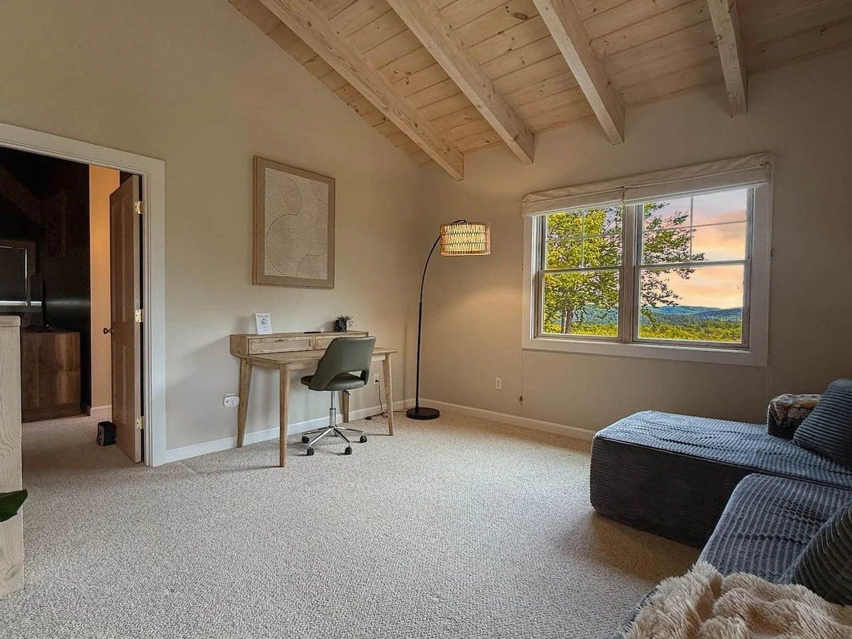 Highpoint Hideaway | Incredible Views on 5 Acres #8