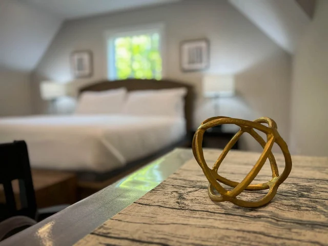 Bedroom 1 image 1