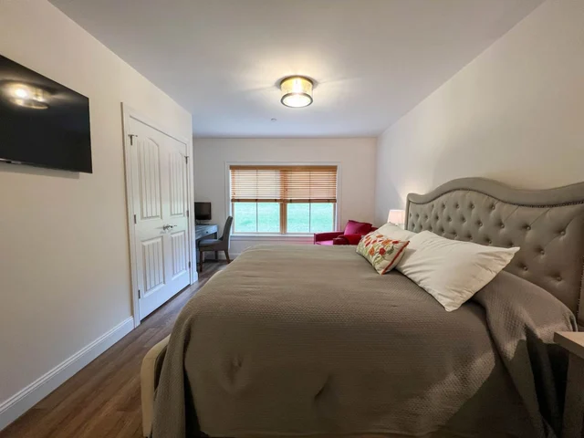 Bedroom 1 image 1