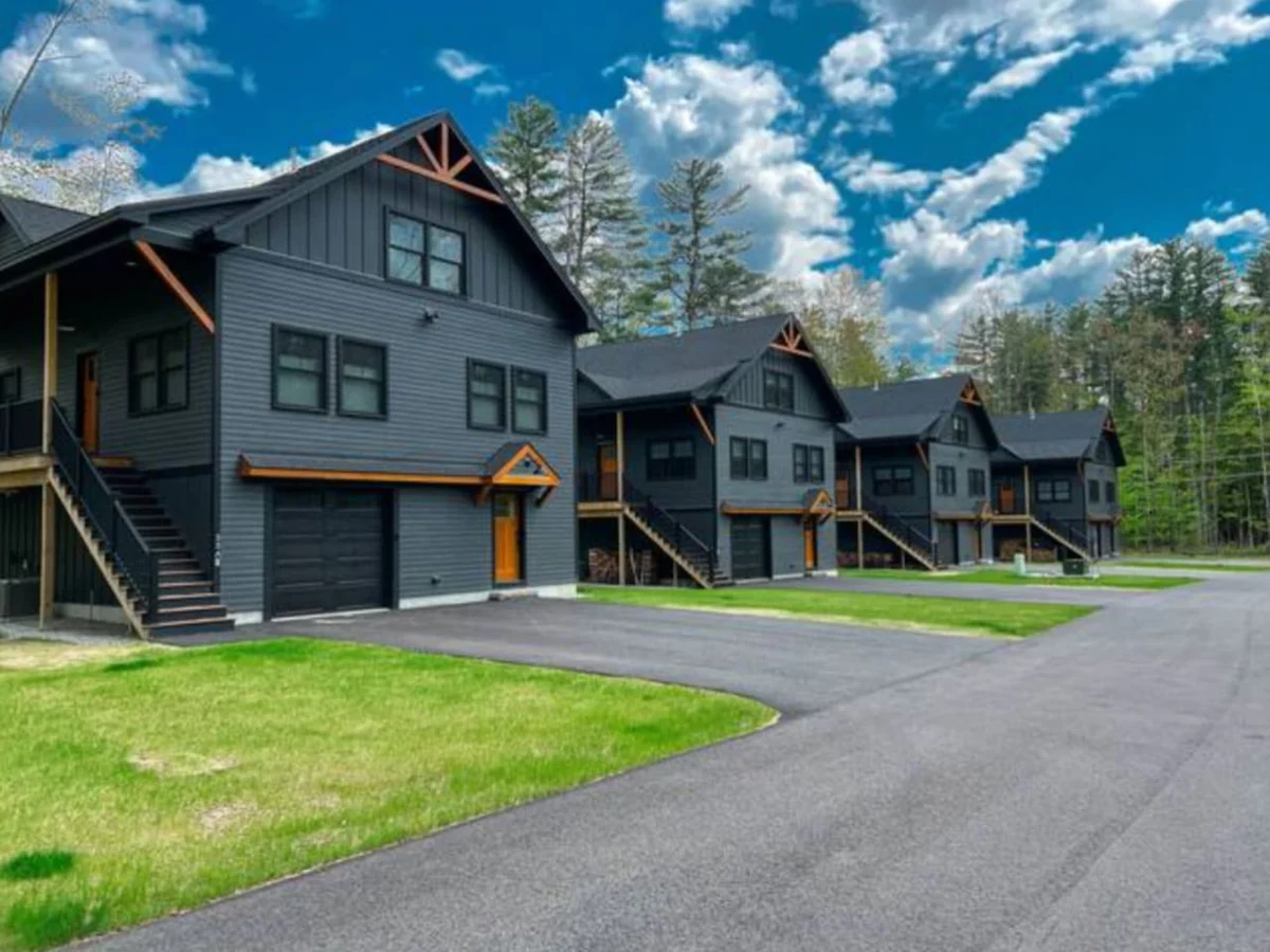 New Luxe 4BR/3BA Home in the Heart of the Valley! #46