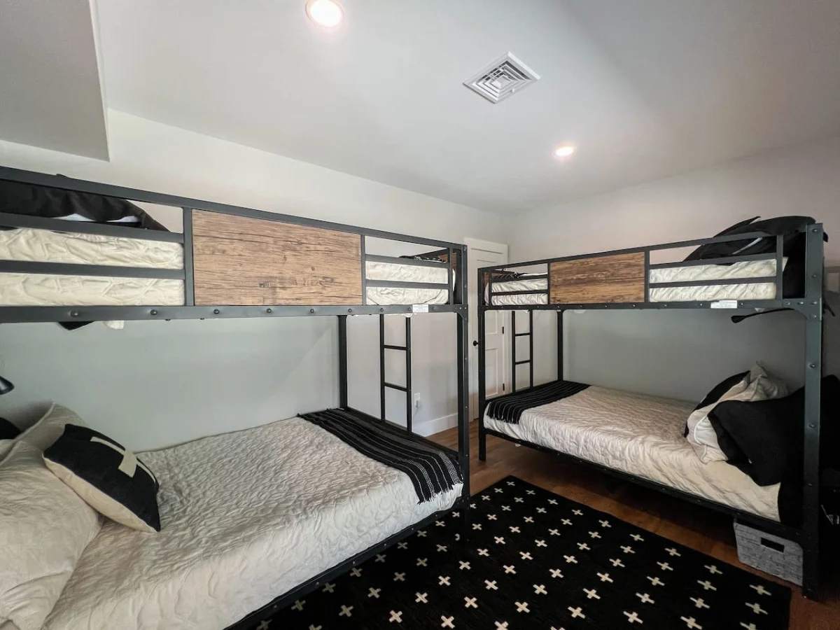 New Luxe 4BR/3BA Home in the Heart of the Valley! #52