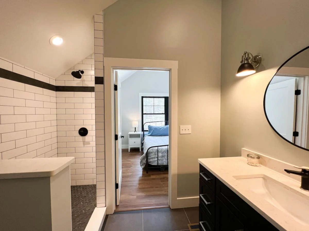 New Luxe 4BR/3BA Home in the Heart of the Valley! #16