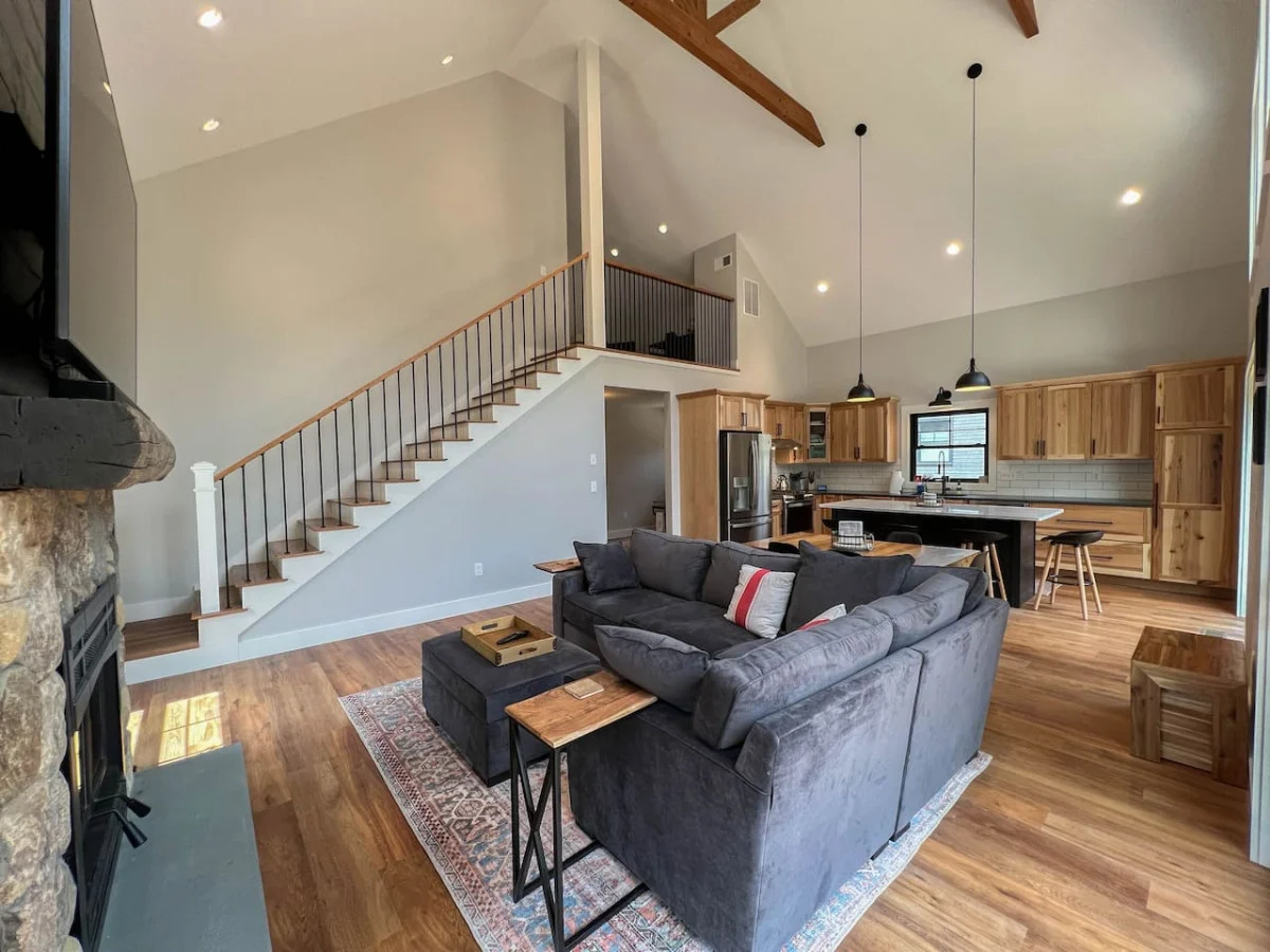 New Luxe 4BR/3BA Home in the Heart of the Valley! #42