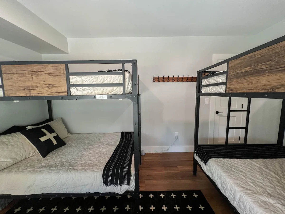 New Luxe 4BR/3BA Home in the Heart of the Valley! #51