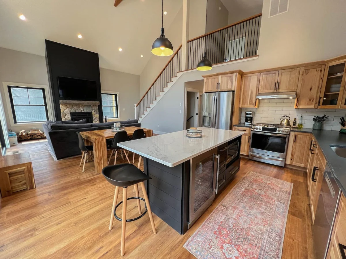 New Luxe 4BR/3BA Home in the Heart of the Valley! #33