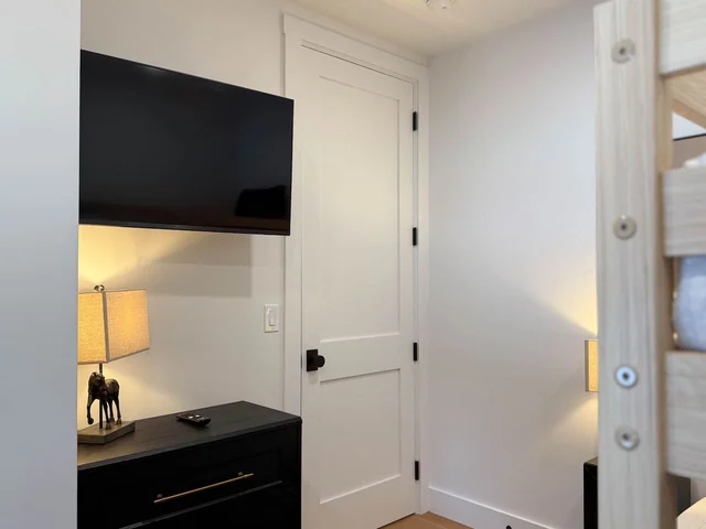 Bedroom 4 image 1