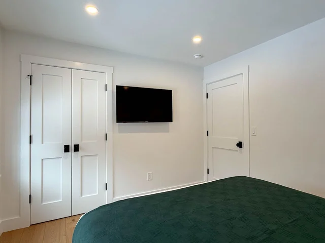 Bedroom 3 image 1