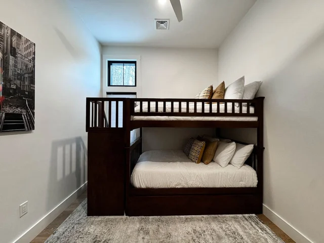 Bedroom 4 image 1