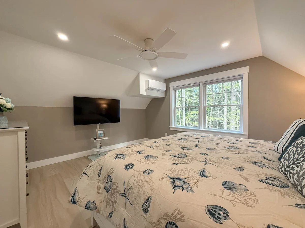 Northview Chalet | Brand New, Hot Tub, Spacious #9