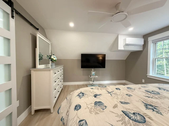 Bedroom 2 image 1
