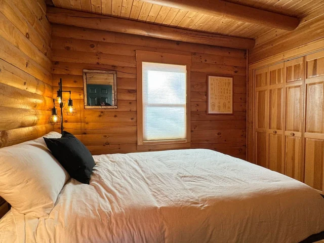 Bedroom 2 image 1