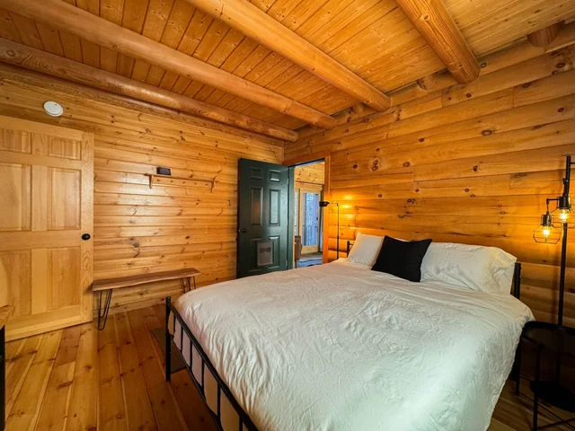 Bedroom 1 image 1
