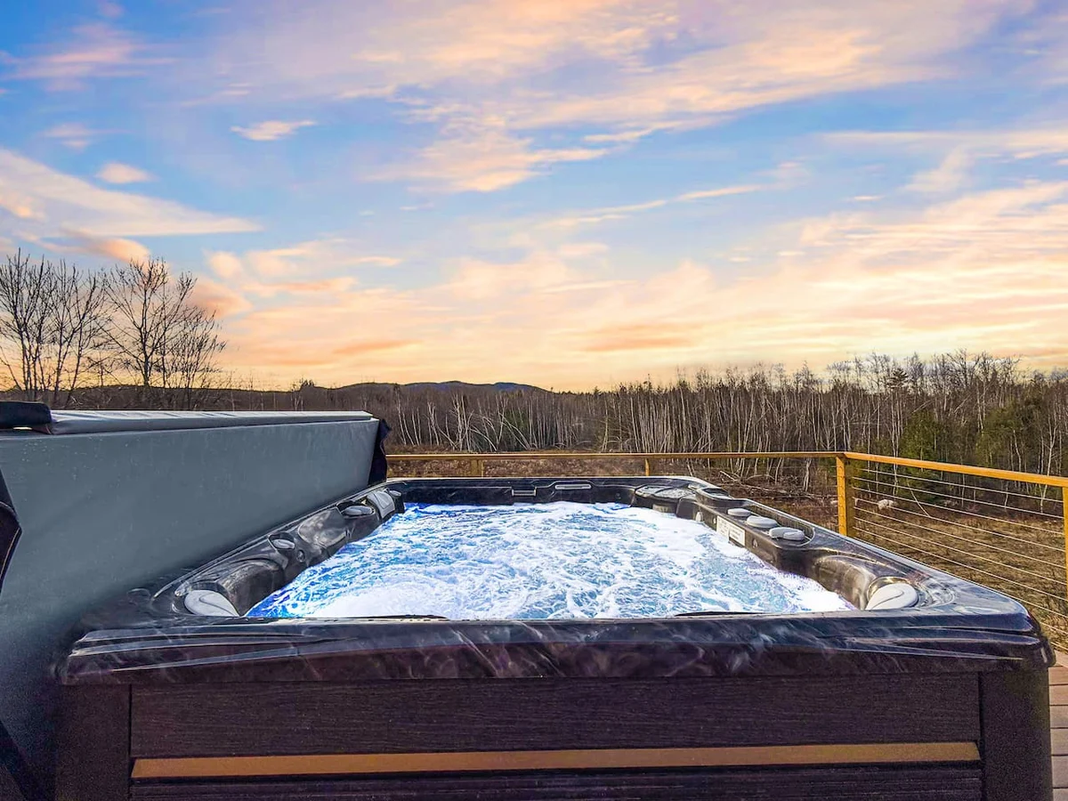 Peaks & Pines | 5 Min to Ski Resort, HotTub, Views #18