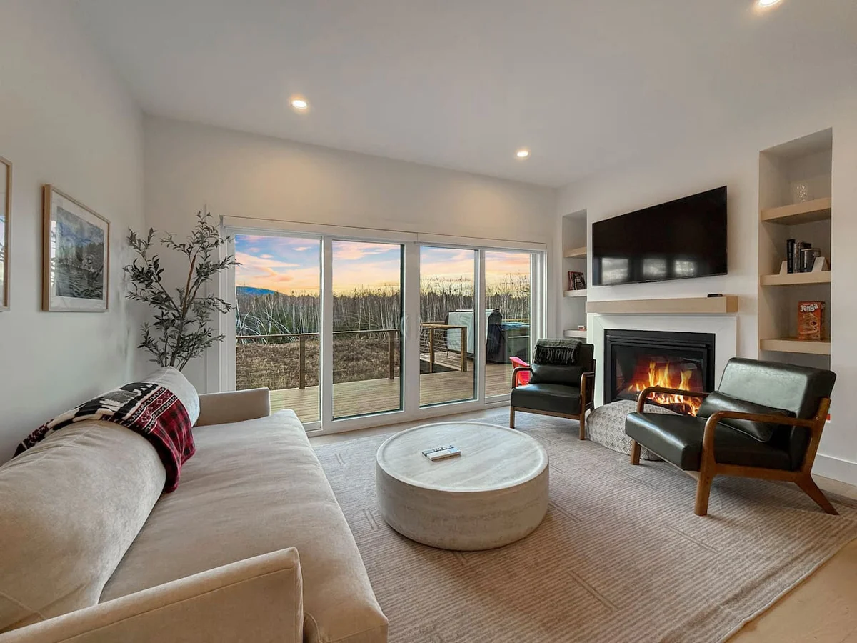 Peaks & Pines | 5 Min to Ski Resort, HotTub, Views #19
